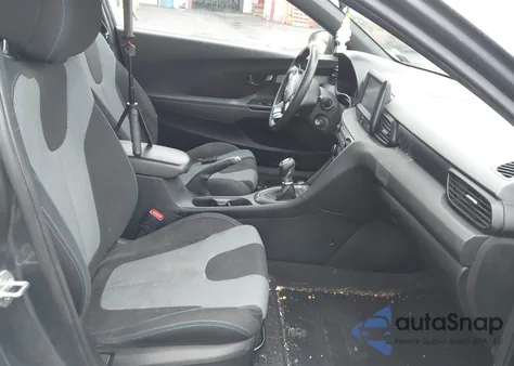 2019 Hyundai Veloster 2.0 z USA, uszkodzony, nr VIN KMHTG6AF2KU013760